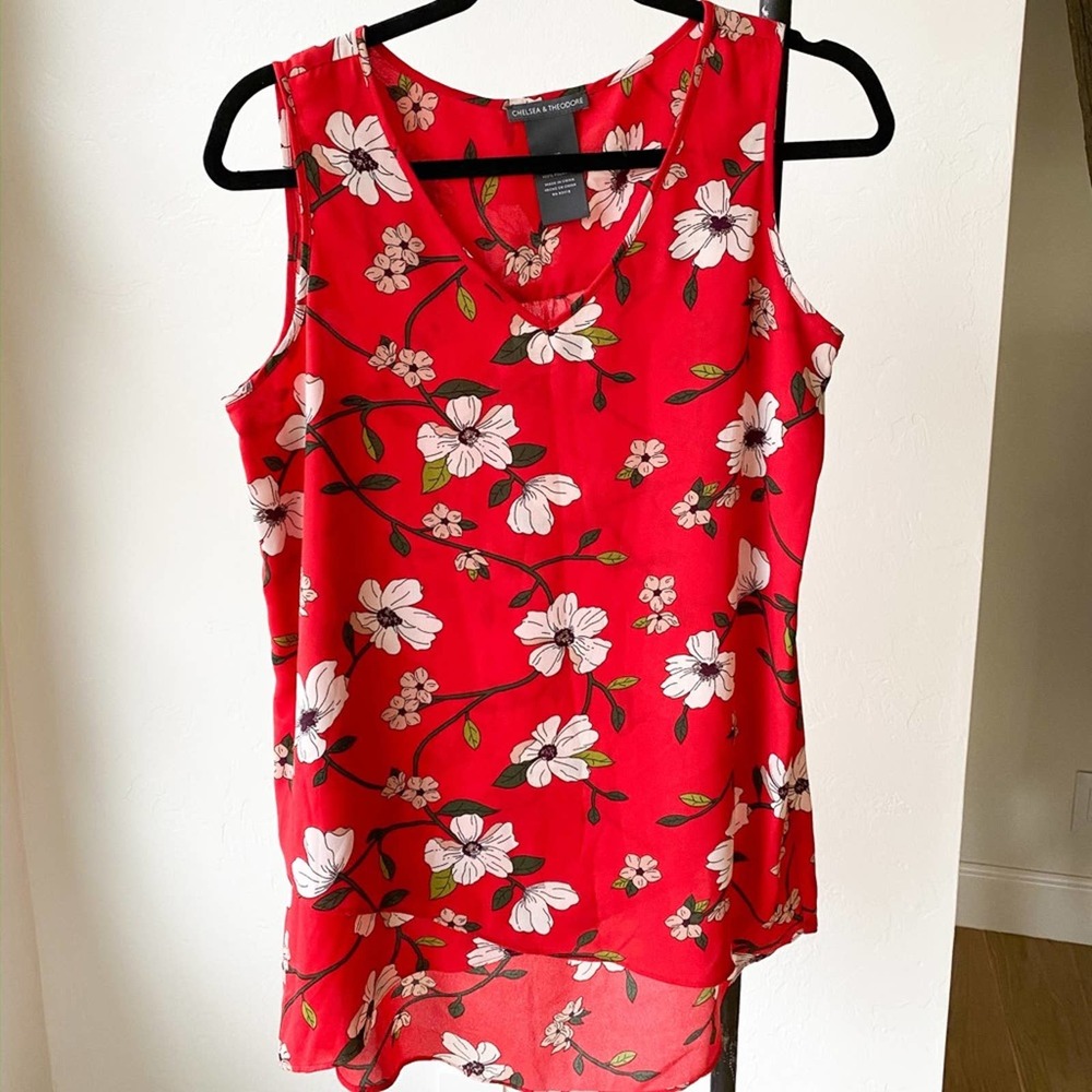 CHELSEA & THEODORE Women's Red Multi Floral Sleeveless Hi-Low Hem Blouse sz S